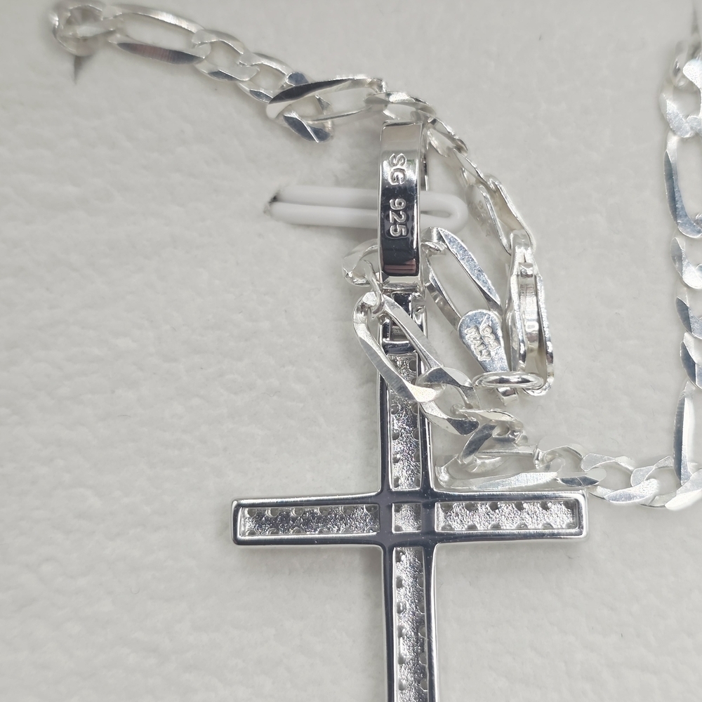 ✨ Dazzling Moissanite Silver Cross Necklace ✨ - Picture 4 of 5